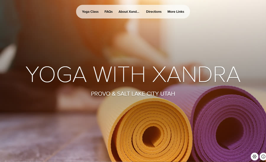Yoga with Xandra website I built for Riach-xation